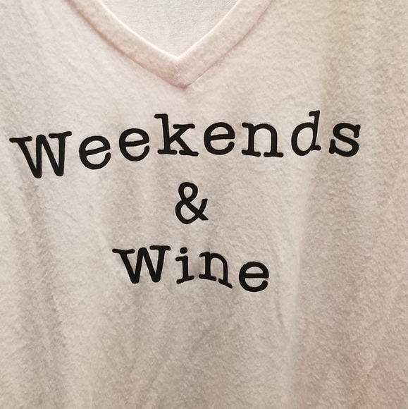 Weekends and wine top size small - Picture 5 of 8